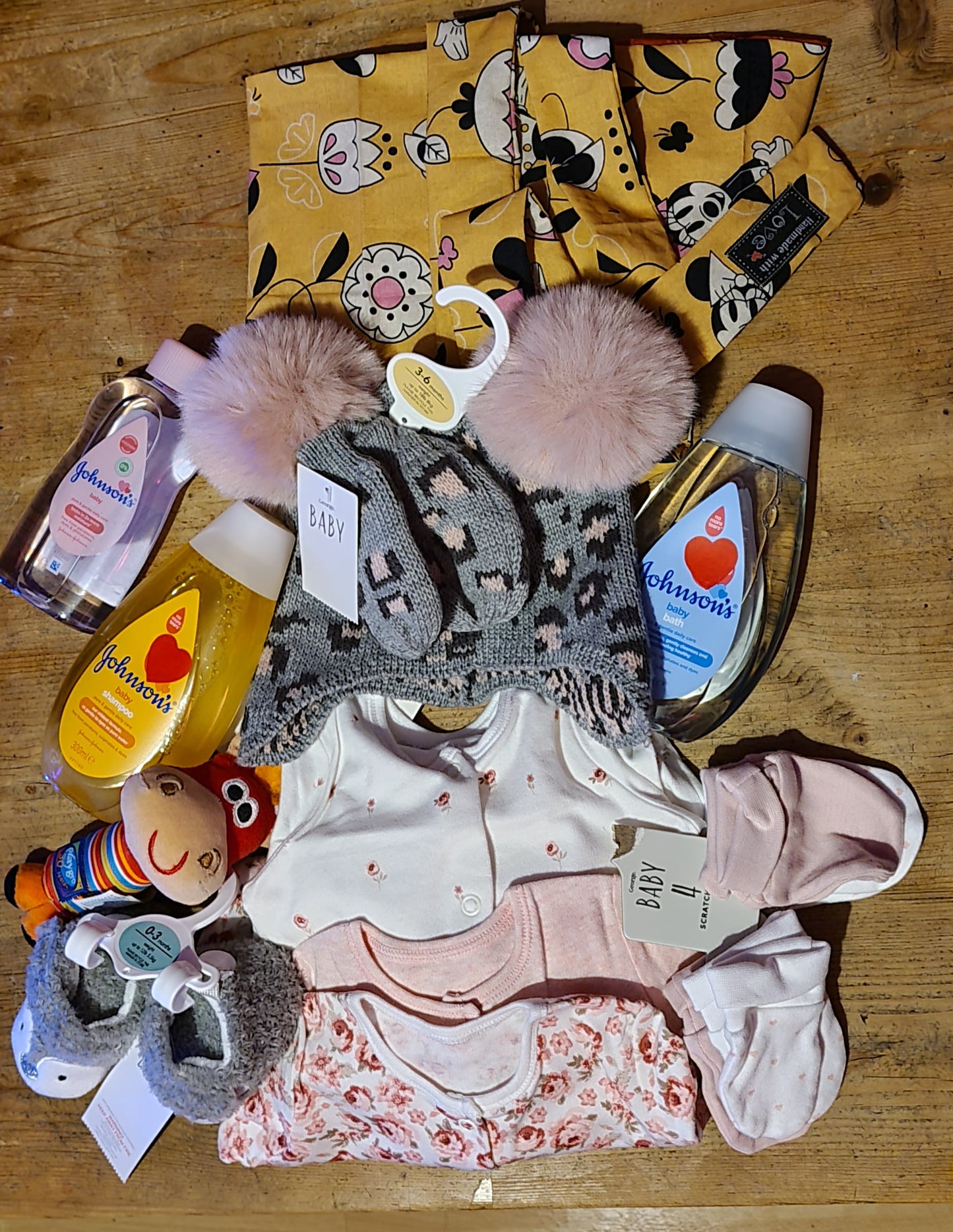Custom Gift Sets for Babies & Children  -  Gender Reveal, Baby Shower, First time Mum